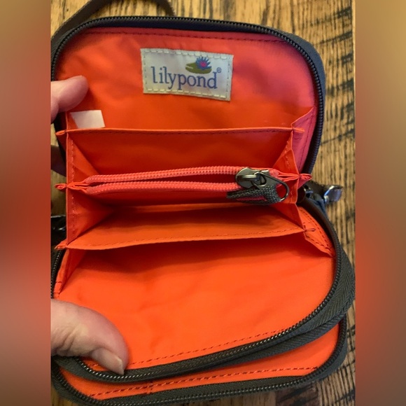 Lily Pond Gray Crossbody Wallet Purse Zipper travel - Picture 8 of 8